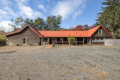 378 Daniel Shays Hwy