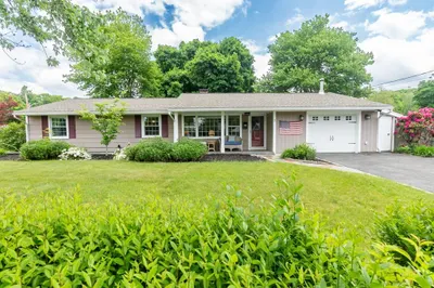 2 Azalea Ln