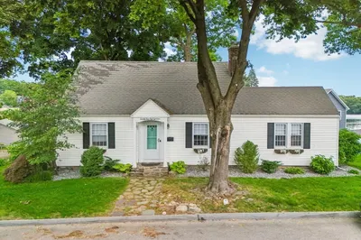 74 Bay Edge Dr 1