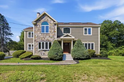 14 Pleasant St 1