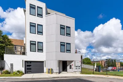 29 Woodford St #3 1