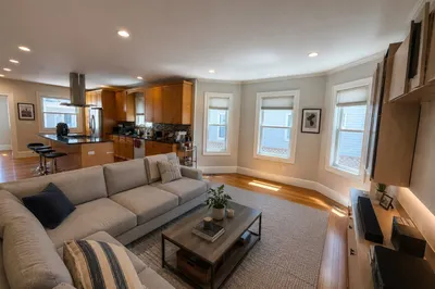 201 College Ave #1 1