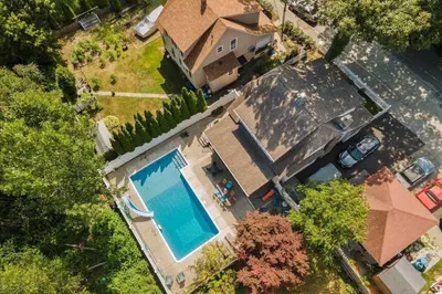 1 Agate Ave #1 1