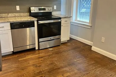 208 Harold St #2