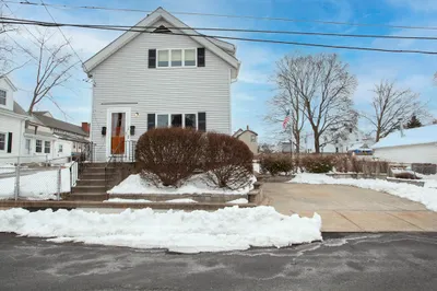 18 Cottage St #2 1