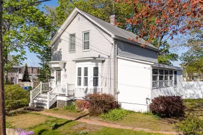 38 James St