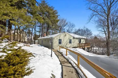 43 Woodside Ln