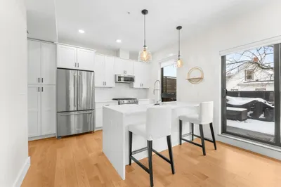 13 Alpine St #202