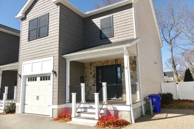 4 Pine Ave #4