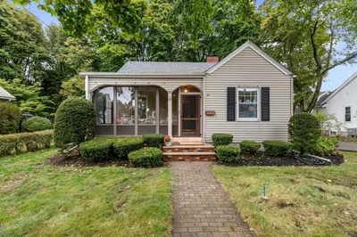 67 Ellsworth Rd 1