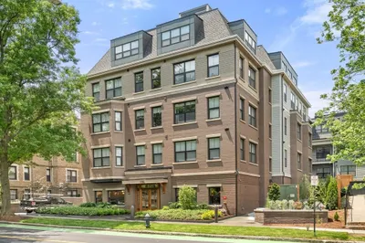 136 Babcock St #415
