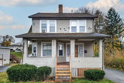 107 Spring St 1