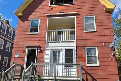 10 Windsor Ct #2