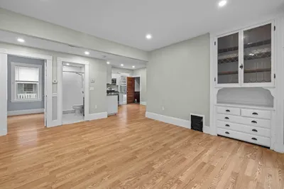 25 Howes St #2