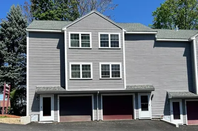 80 Smith St #2A 1