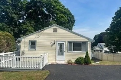 2 Berkley St