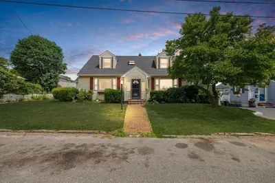 6 Curtis Rd