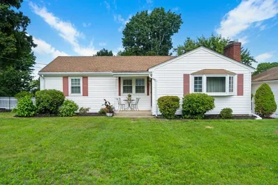 32 Hawthorne Drive 1