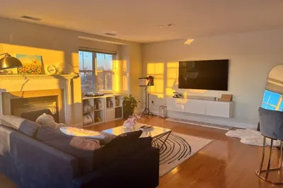 120 Wyllis Ave #409