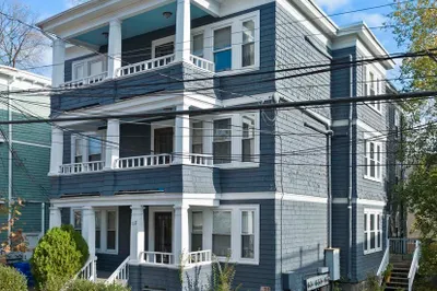112 Rockview St
