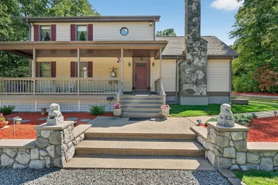 631 Hart Street 1
