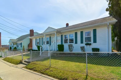 8-10 Ellen St 1