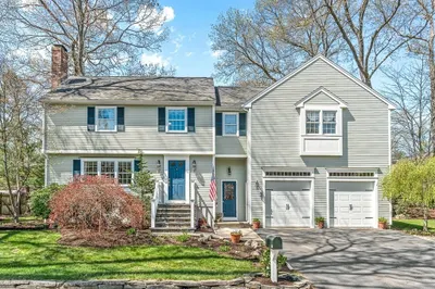 90 Edgemoor Ave 1
