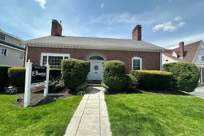 786 Main St 1
