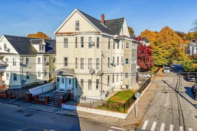 148 Pleasant St 1