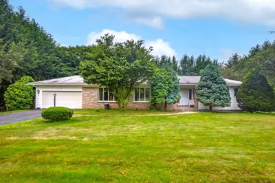 54 Pequot Rd 1