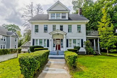 104 Narragansett St 1