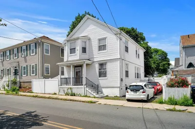 52 Mason St