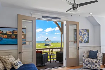 61 Ocean Avenue #4