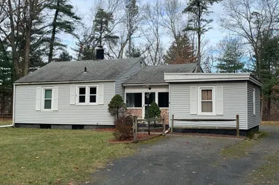 4 Birch Ln