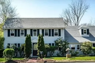 114 Lexington St #A 1
