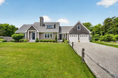 7 Ledgemont Ln 1