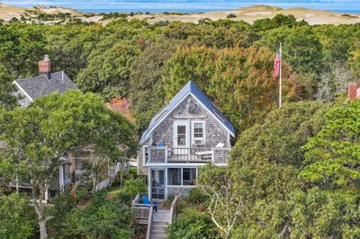 12 Mayflower Avenue 1