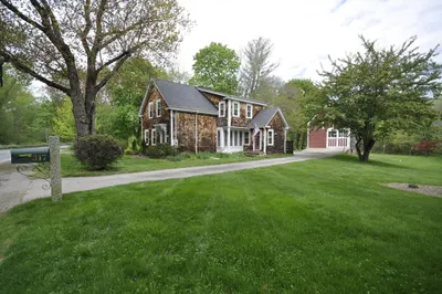 317 Pleasant St 1