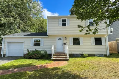 282 Pleasant St 1
