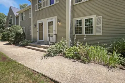 8 Old Meetinghouse Grn #8 1