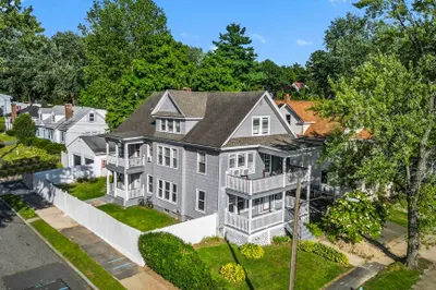 57 Narragansett St 1