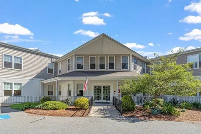 63 Central St #213 1