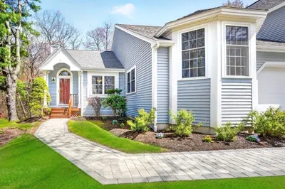 1 Arbor Court #1 1