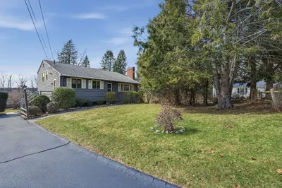 6 Pine Knoll Road 1