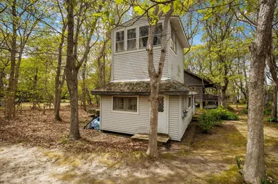 14 Old Colony Ave 1