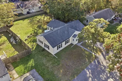 28 Vega St 1