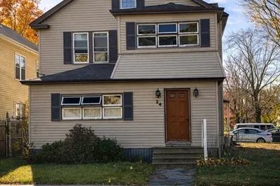 24 Rowley St 1