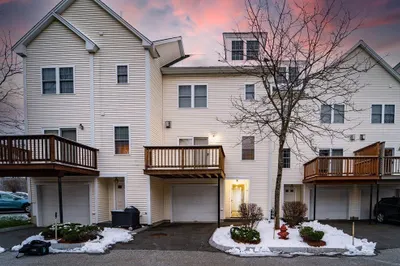 555 Main St #15 1