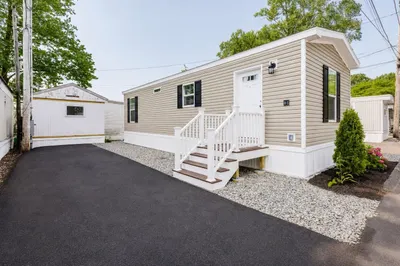 1346 Newport Ave #B5 1