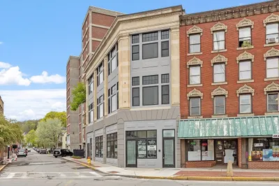 409 Main St #2A 1
